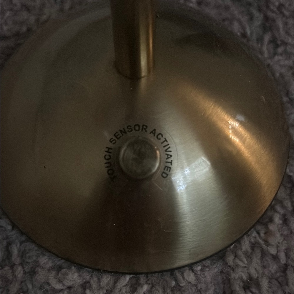 Elegant White and Gold Table Lamp - Picture 2 of 2